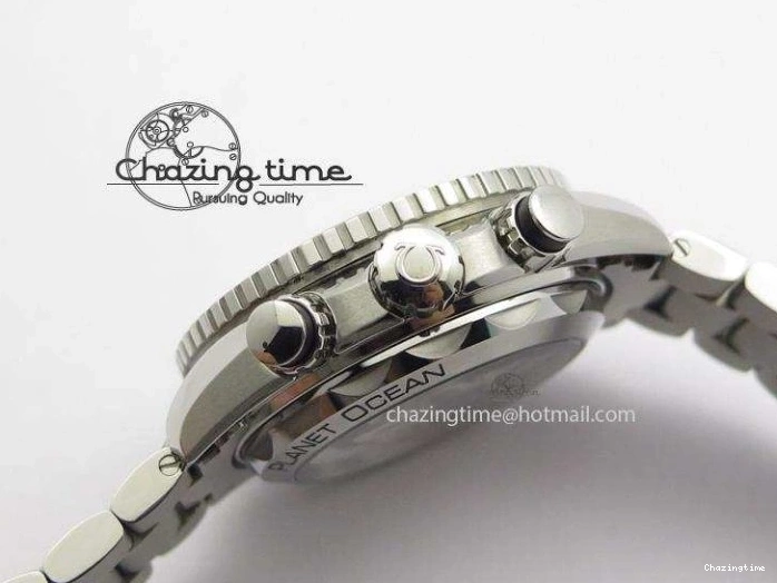 0715 UrbanChic Master Chronometer 45mm SS JHF Black Dial On SS Bracelet A 8248